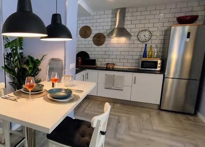 Cosy Apartment At Sardina Beach